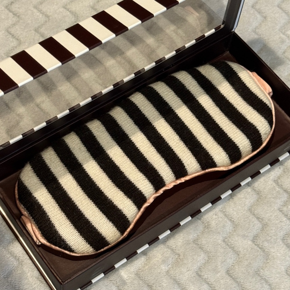 NWT RARE Henri Bendel 100% SILK with Cashmere Sleeping Mask